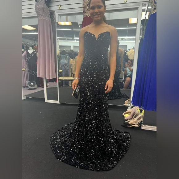 JVN by Jovani Dresses & Skirts - Girls Prom dress fits right in just about any formal event NWOT